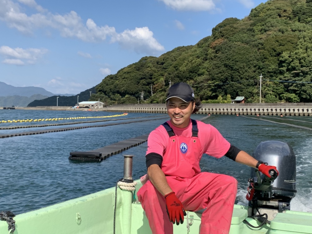 大分県佐伯市｜塩月漁業株式会社 海生｜石井淳也さんの生産者プロフィール｜ポケットマルシェ｜産直(産地直送)通販 - 旬の果物・野菜・魚介をお取り寄せ