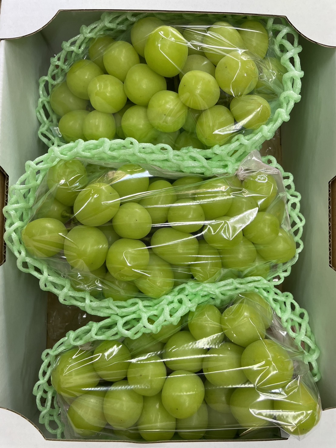 熊本県産 シャインマスカット 2kg（3〜4房）｜ぶどうの商品