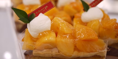 ありそうでなかった柿のケーキ