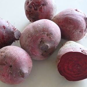 【小玉】寒さに耐えて糖度が増す　冬採りビーツ　赤（箱込み2kg）