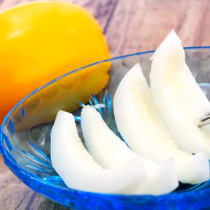 みかんのそばでおいしい！！シャクっとまくわうり！【梨瓜】