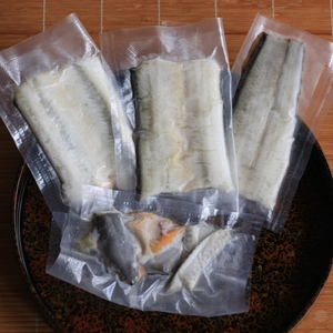 命の味わい‼ 北関東の清流「那珂川産 天然うなぎ」【真空冷凍】（1尾約260g）