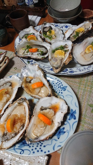 牡蠣バカがつくる米崎牡蠣 生食用 お試し食べ頃サイズ5個 小サイズ 農家漁師から産地直送の通販 ポケットマルシェ