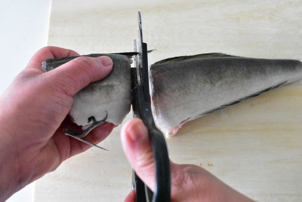 出刃包丁は不要 普通の包丁とハサミでお魚捌きに入門しない 農家漁師から産地直送の通販 ポケットマルシェ