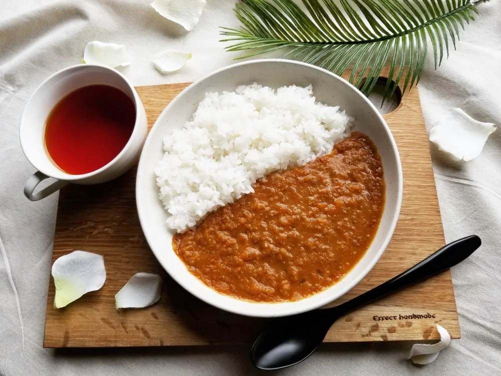 『磐梯天授の青トマトカレー』農家が提案する無水カレー