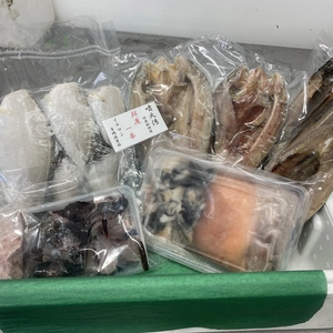 イチマン‼️活〆鮮魚　冷凍ガチャ