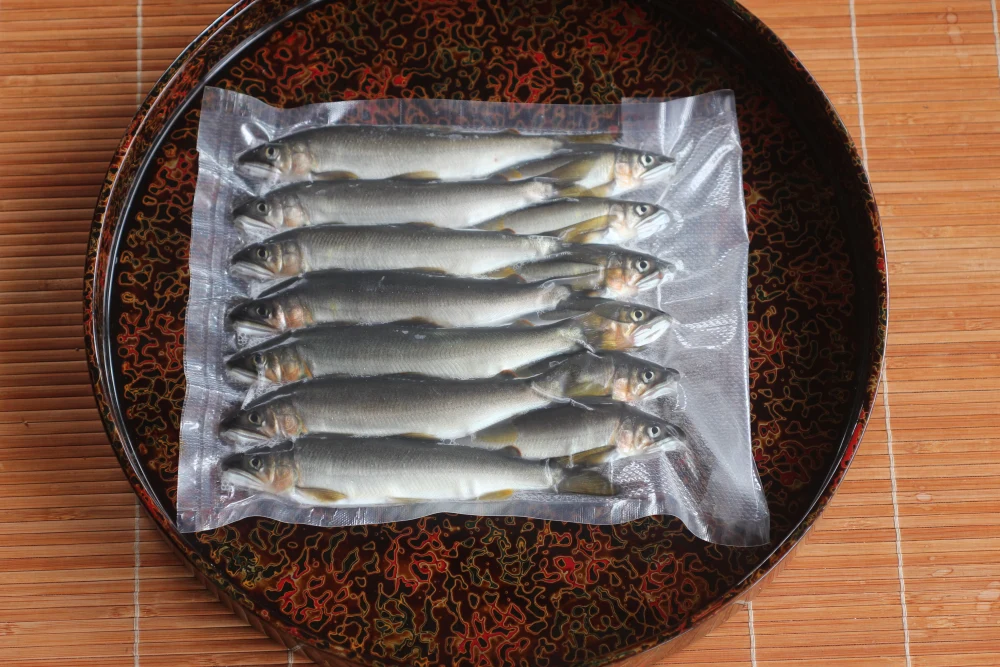 命の味わい!! 北関東の清流「那珂川産 天然あゆ」【真空冷凍】（13尾320g）
