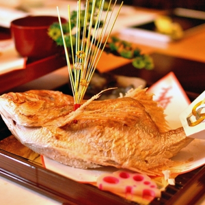 【やみつきになる美味しさ】お祝いの席にぴったりの鯛！旨味の強い塩焼き真鯛