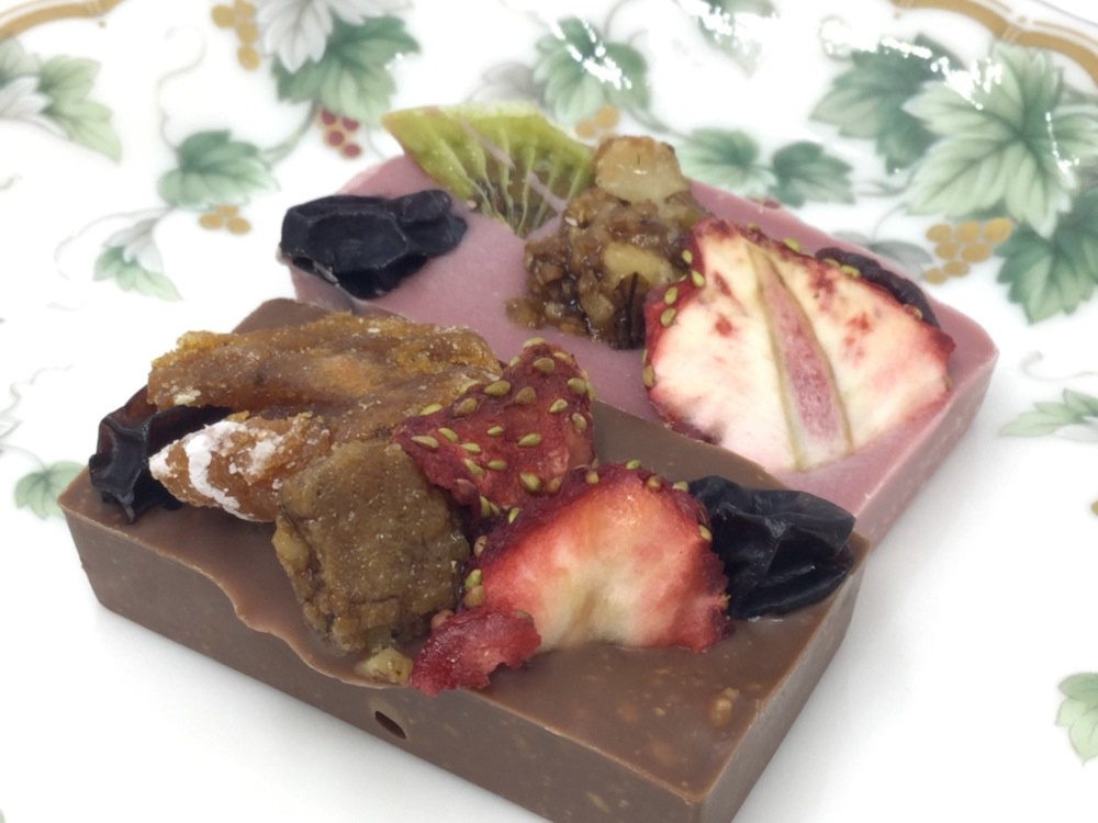 無添加ドライフルーツ入りチョコレートクランチ5袋箱無し 農家漁師から産地直送の通販 ポケットマルシェ