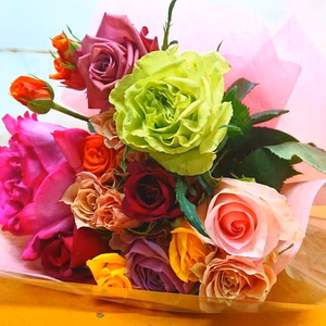 天使のバラミニ丈ブーケ(色MIX・~35cm・15本前後)