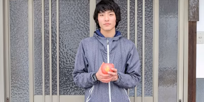 【生産者に聞く⑥】祖父母の影響でりんご作りに情熱を注ぐ、平成6年生まれの若き園主・峯村和也さん