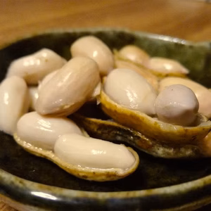 秋の味覚、掘り立て茹で落花生　1kg 【肥料、農薬不使用】