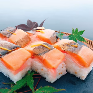 琵琶湖産【天然】ビワマスの押し寿司　