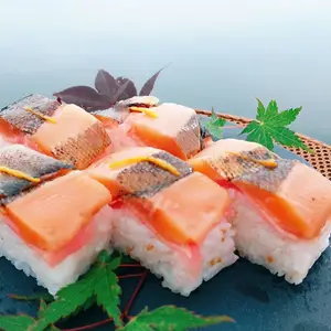琵琶湖産【天然】ビワマスの押し寿司　