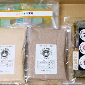 【らくらく大福餅パック(チョコ、プレーン)】と【やわはだ餅】、【琥珀糖】のセット