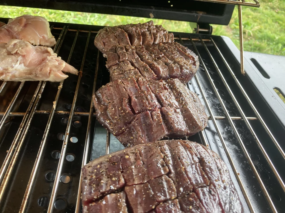 簡単焼くだけ‼️下味済みバーベキュー用鹿肉（内腿）200g×2
