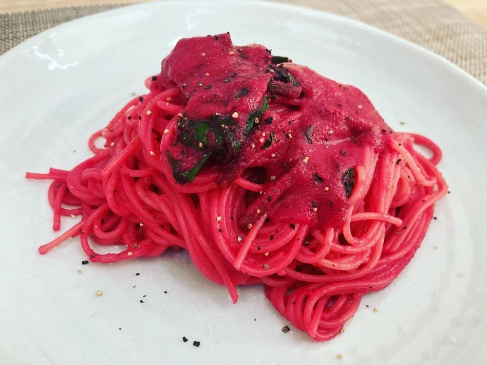 【栄養満点のスーパーフード！！】まえむき。のビーツで作った万能パスタソース