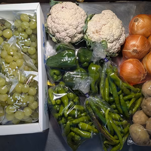 ブドウと野菜の詰め合わせ10月