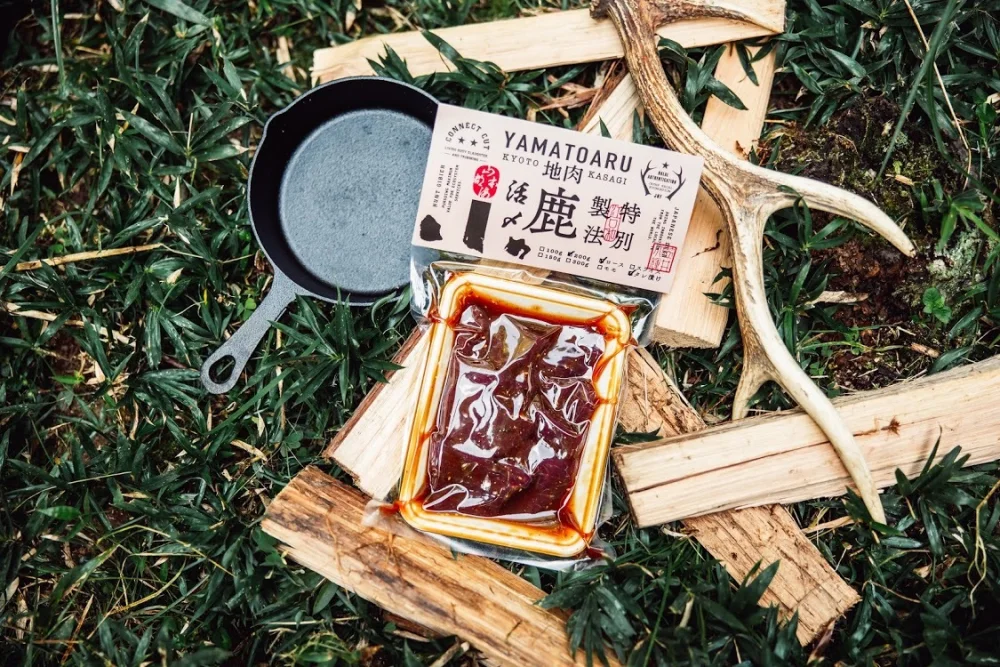 自家製タレに漬け込んだ焼肉用鹿肉スライス