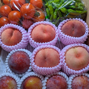 桃とすももと夏野菜のセット