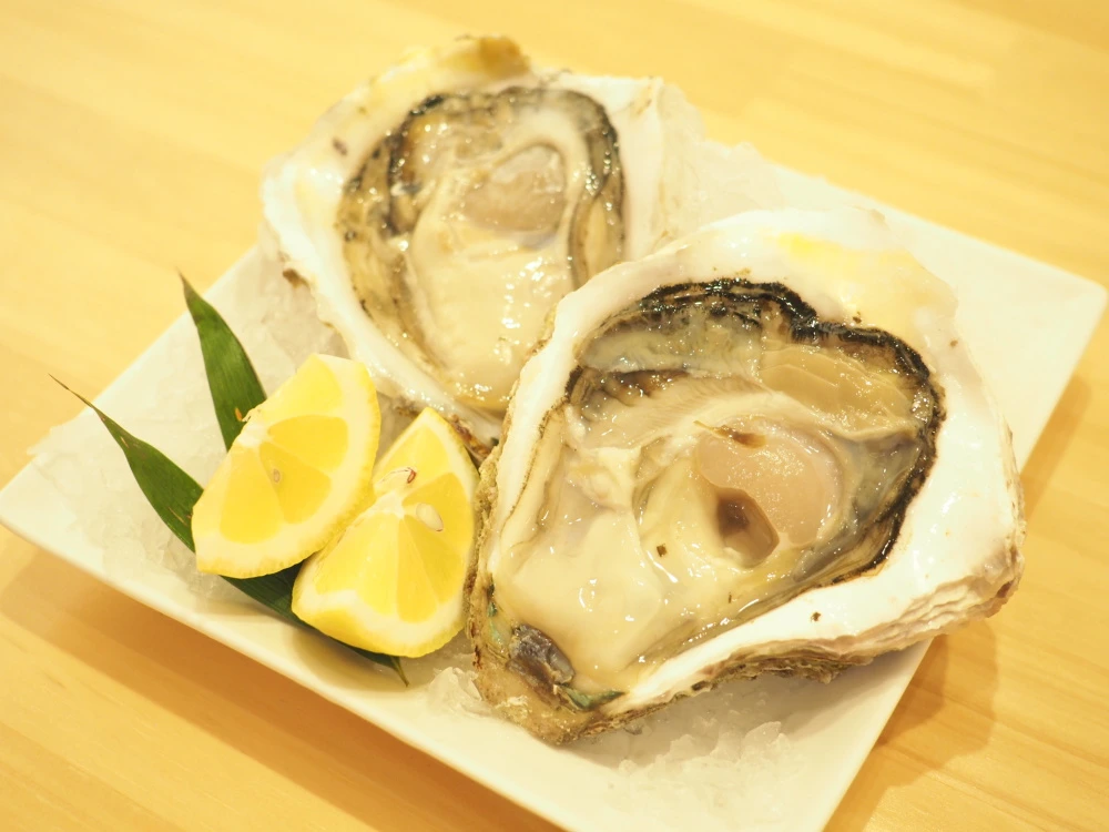 宮崎産天然岩牡蠣（生食用）2㎏セット　小サイズ　期間限定4月から9月末