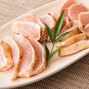 むね肉 肉厚でしっとりと柔らかい 丹波赤どり