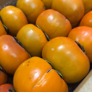 ラストです！たっぷり甘い紀州の富有柿　約3.5〜4kg 