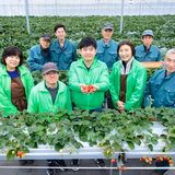 中西 郁 | かさやいちご園