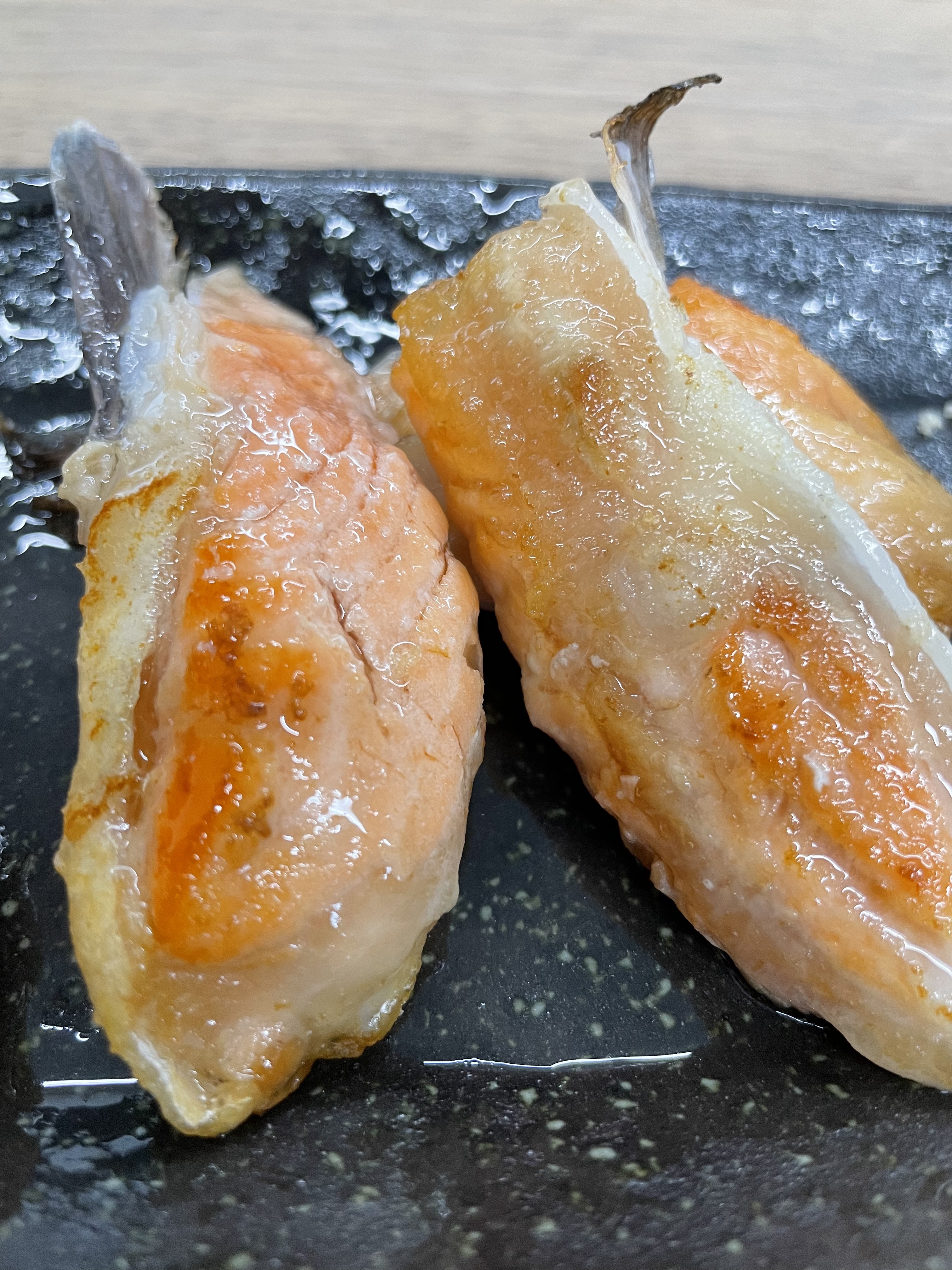 [青森サーモン]大トロ部位[腹ビレ](100g×5袋〜) 100g×5袋