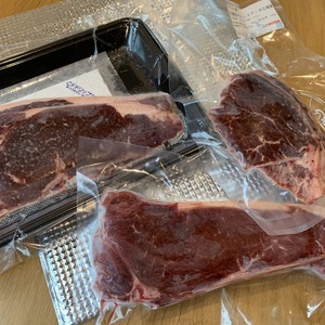 ホルスタイン牛のステーキ食べ比べセット