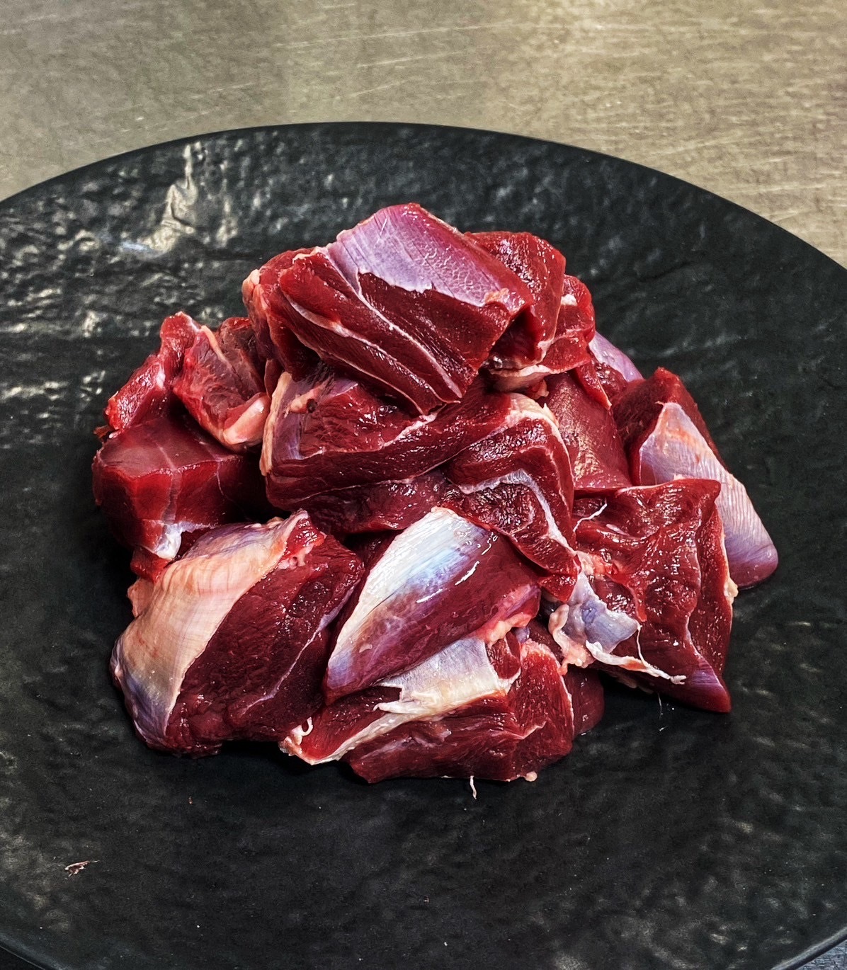 遠野鹿肉[熟成]スジ カット品 1000g(1パック~)
