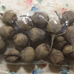 甘い八ヶ岳高原のビーツ50g 1キロとにんじん1キロやや（農薬・化学肥料不使用）