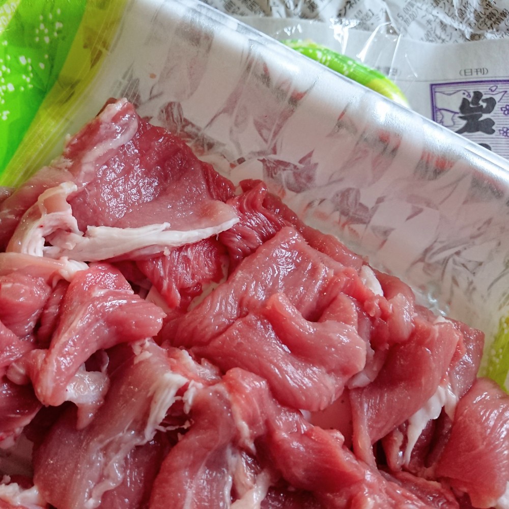 万能スライス小間《白金豚》炒めて煮てもよし家庭料理華やぐ｜肉の商品詳細｜ポケットマルシェ｜産直(産地直送)通販　旬の果物・野菜・魚介をお取り寄せ