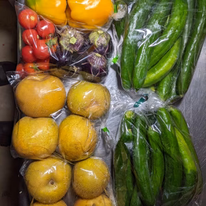 梨と野菜の詰め合わせ