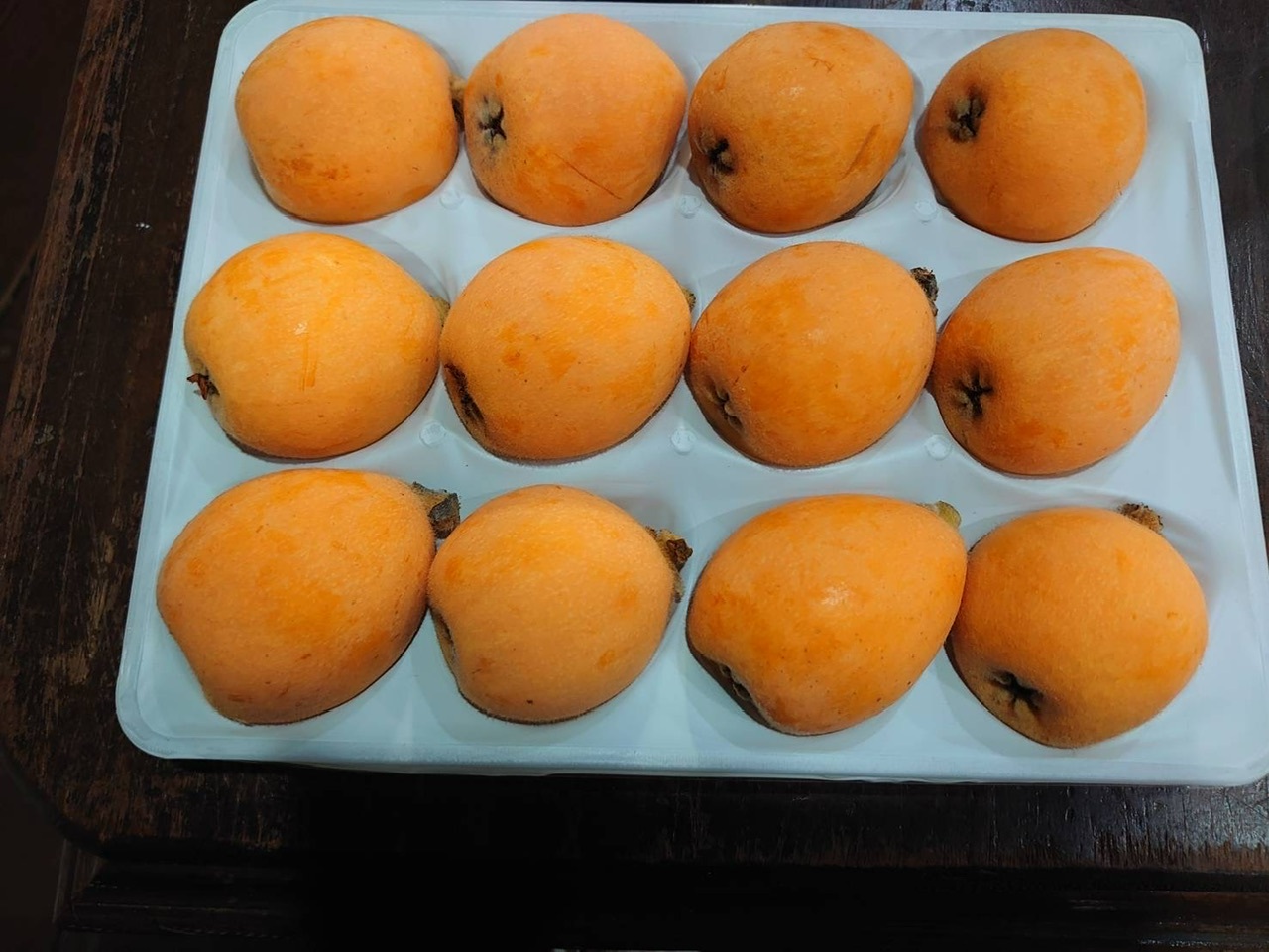 ながさきびわ（なつたより・涼風）２L １２玉｜果物の商品詳細｜ポケットマルシェ｜産直(産地直送)通販 - 旬の果物・野菜・魚介をお取り寄せ