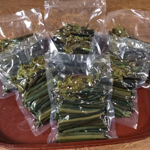 小岱山の天然ゆでワラビ　１ｋｇ