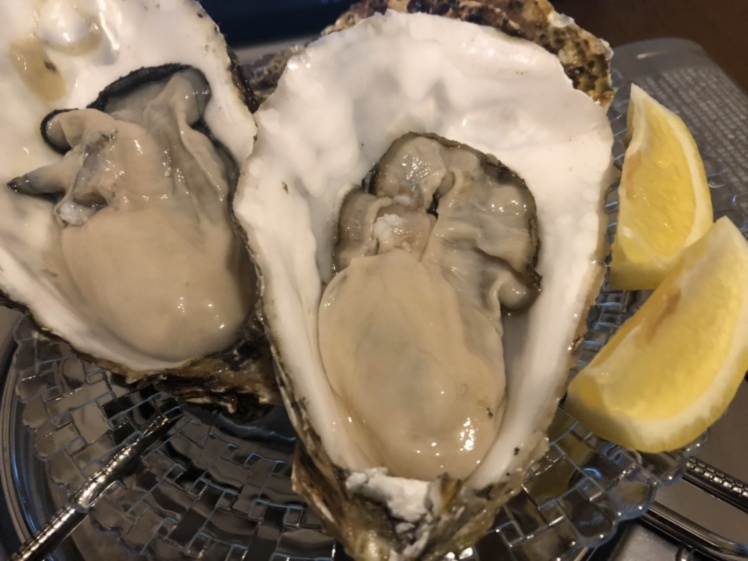 雪解け牡蠣 生食用 手のひらサイズ１5個セット 大１5粒 3 5人用 農家漁師から産地直送の通販 ポケットマルシェ