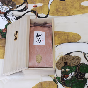 【ありがとう】スーパー「神の力」白米1㎏桐箱風神雷神風呂敷包み