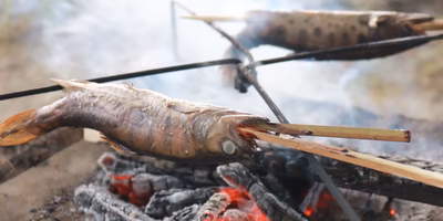 ヤマメを焼けばそこが清流。東京湾河口で阿蘇の旅をたしなんできた