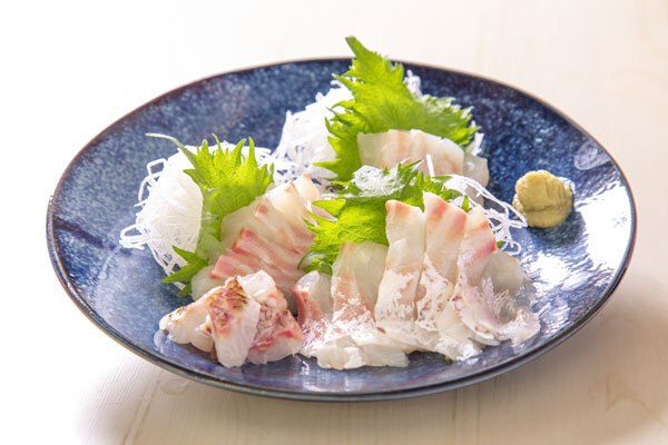 [絹のように滑らかな身質真鯛]白身魚の中で一番美味しい[ブランド鯛] [スキンレス・皮あり]半身ずつの食べ比べセット!