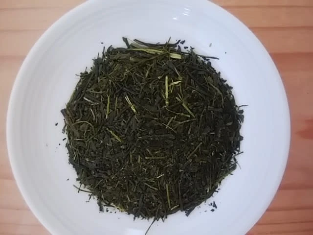 【全国一律送料230円☆】清々しさ広がる☆深蒸し煎茶＜梅＞100ｇ