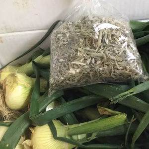 詰め込みかえり300g&直送新玉ねぎ80ｻｲｽﾞ葉付き(10～20玉