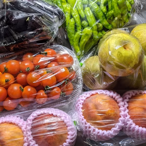 桃と梨と夏野菜の詰め合わせ