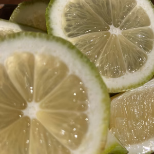 香り際立つ‼︎グリーンレモンから果汁UPの黄緑色、黄色へ‼︎