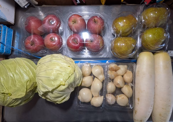 キャベツ、ダイコン、ニンニク、リンゴ、ラ・フランス