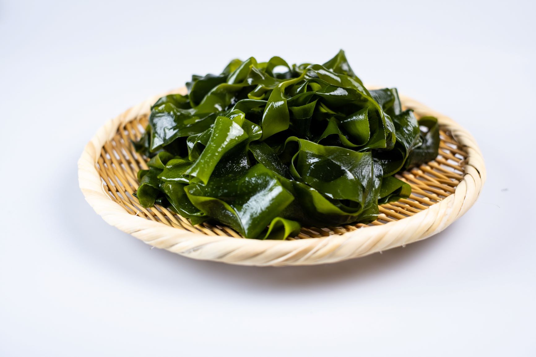 漁師直送！ つるんっとシャキっと十三浜わかめ3袋、そうめん昆布