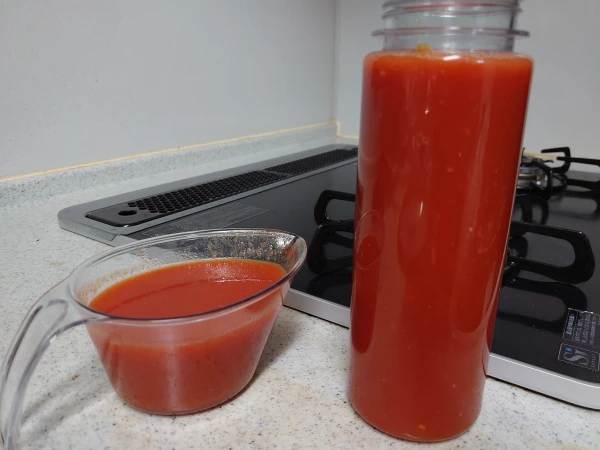 おうち時間満喫！お手製トマトジュースに挑戦！