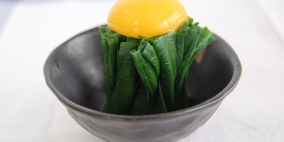 【農家飯】美味しい卵だからこそやってほしい！ニラのおひたし卵黄のっけ