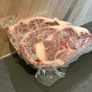 国分牛・厚切りリブロースステーキ 500g