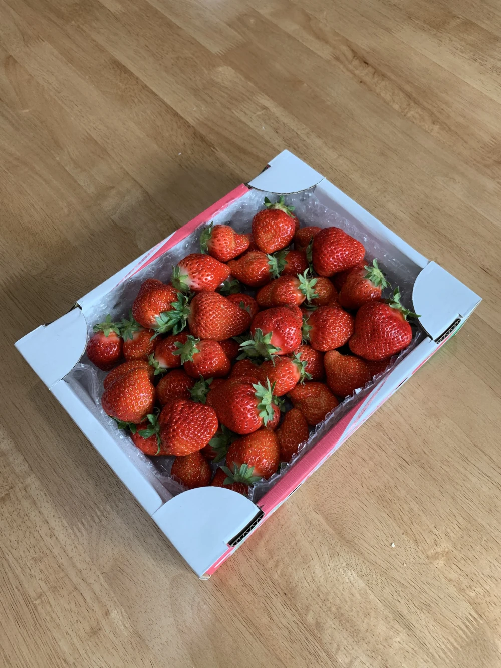 【訳あり玉手箱！】高級希少品種！糖蜜使用のこだわり苺！【約1kg〜】